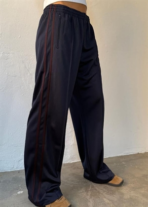 Mia track buks Navy/Bordeaux Boii Studios 